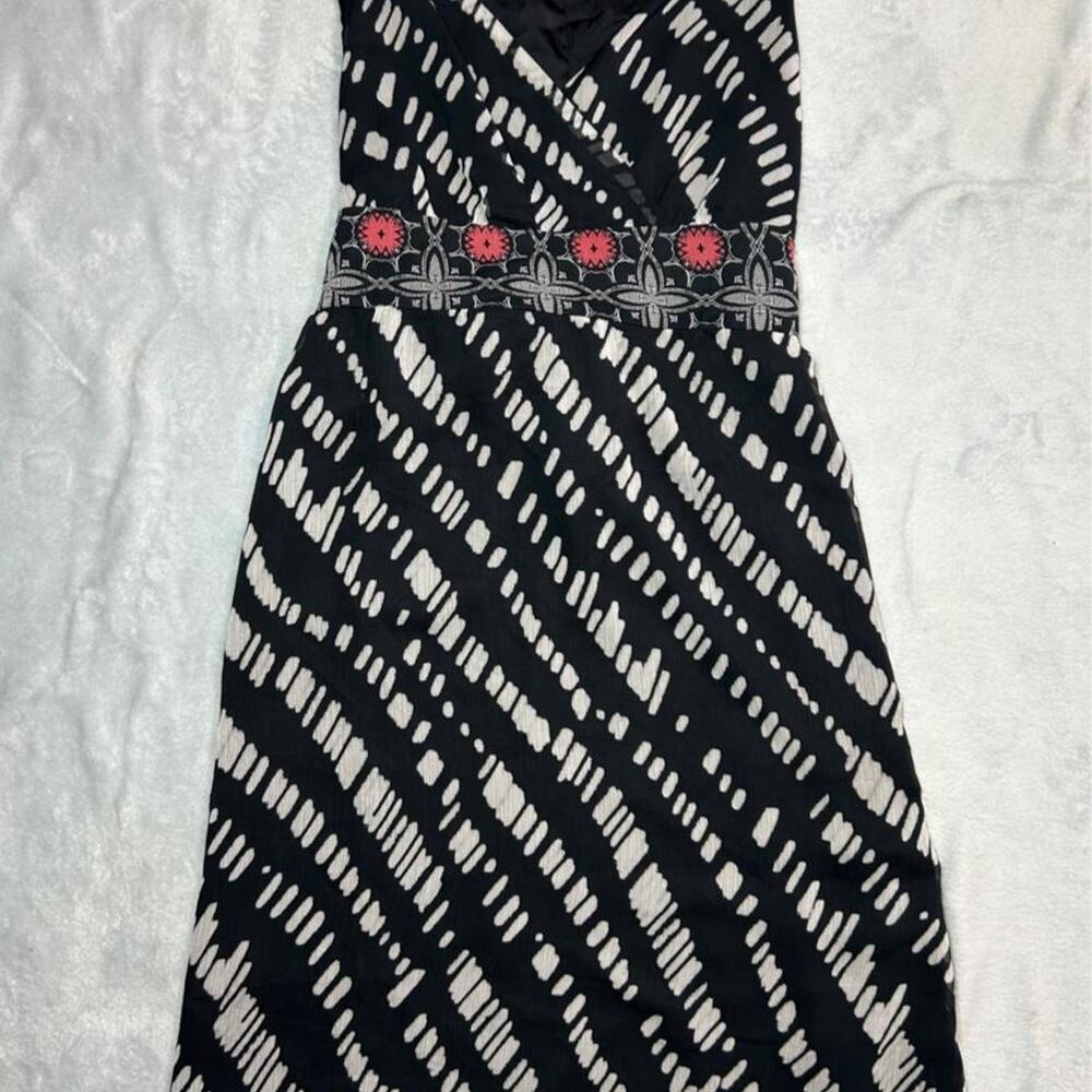 Black and white patterned dress